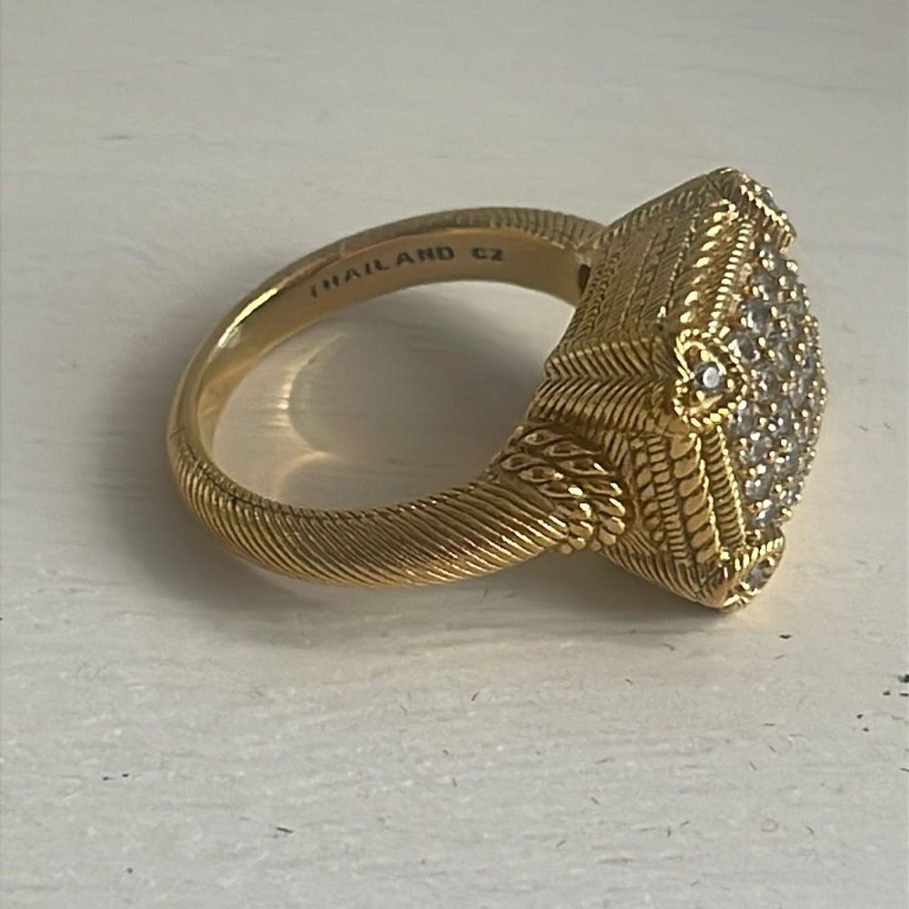 Sparkling Judith Ripka Pave Gold Clad Statement Ring. - Picture 4 of 7